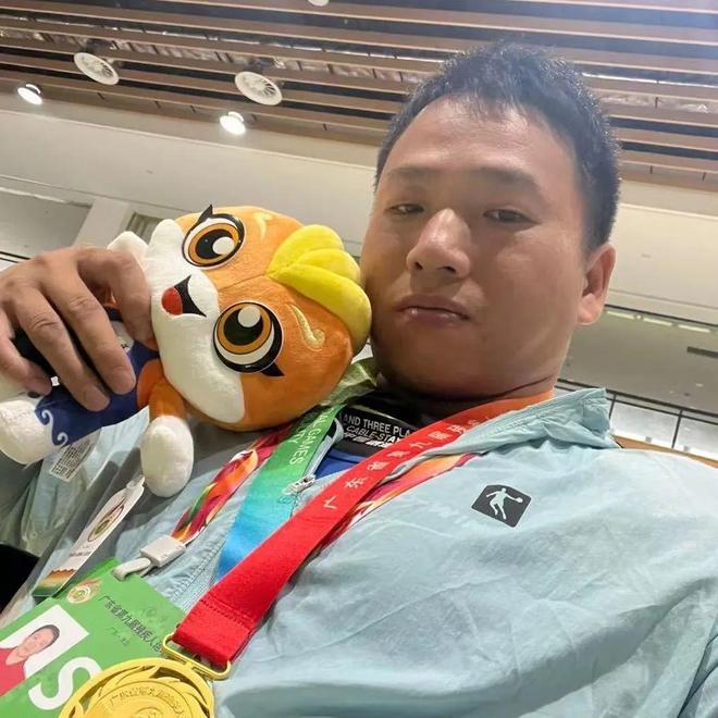 腿补鞋匠暑期将到北京演讲有公司想为其安装仿生假肢PG电子麻将胡了2模拟器梦想“去哈佛做演讲”的无(图2)