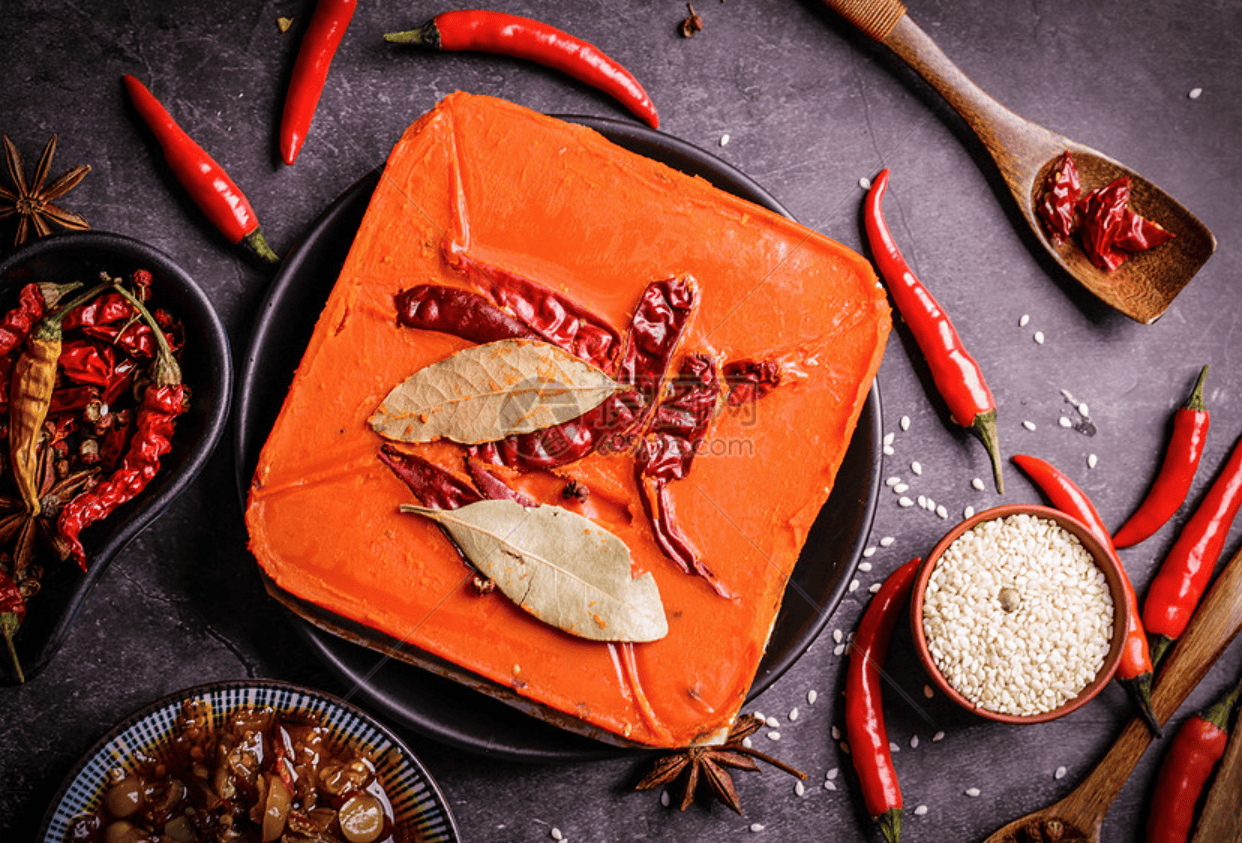 家全景扫描：从家庭作坊到工业40工厂的梯队报告PG电子麻将胡了模拟器2025重庆火锅底料厂(图2)